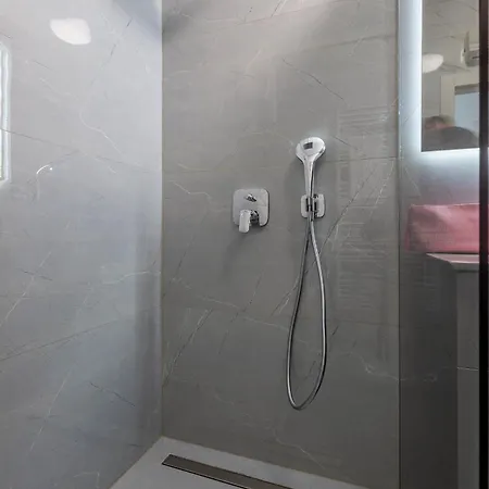 Apartment Exquisite Prestige Luxury With Shared Pool *
