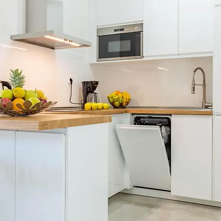 Exquisite Prestige Luxury With Shared Pool Apartment *