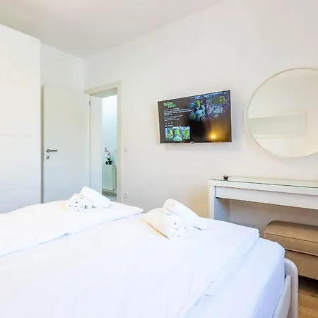 Exquisite Prestige Luxury With Shared Pool Zadar