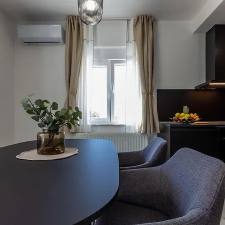 Apartment Exquisite Prestige Luxury With Shared Pool *